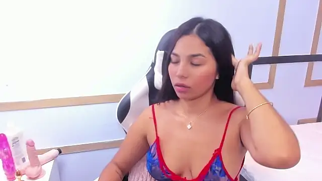 Snapshot of CharlotteGraay chatting on 23, 2, 2025 CharlotteGraay online show from 23, 2, 2025