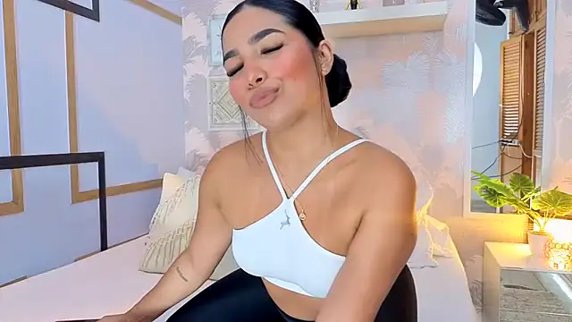 Snapshot of CharlotteGraay chatting on 3, 12, 2025 CharlotteGraay online show from 3, 12, 2025