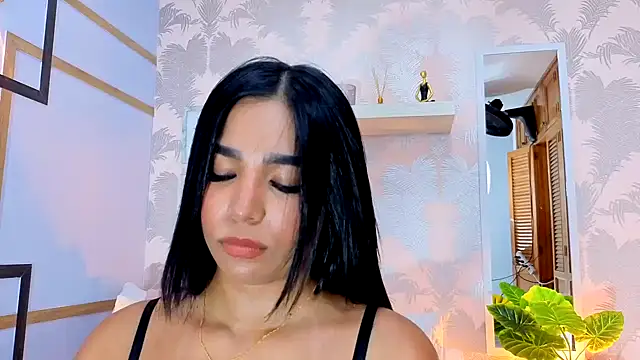 Snapshot of CharlotteGraay chatting on 13, 12, 2025 CharlotteGraay online show from 13, 12, 2025