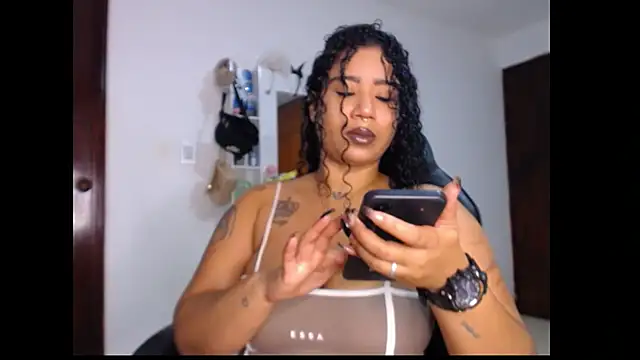 Snapshot of leslycarsson chatting on 10, 9, 2025 leslycarsson online show from 10, 9, 2025