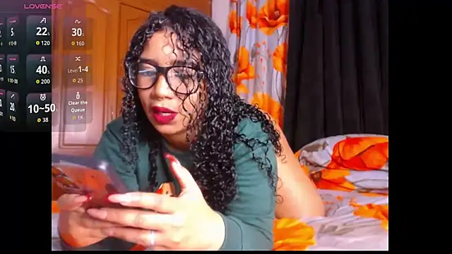 Snapshot of leslycarsson chatting on 3, 10, 2025 leslycarsson online show from 3, 10, 2025