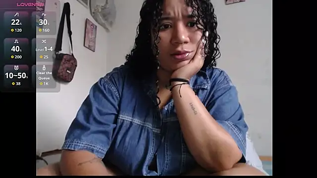 Snapshot of leslycarsson chatting on 13, 11, 2025 leslycarsson online show from 13, 11, 2025