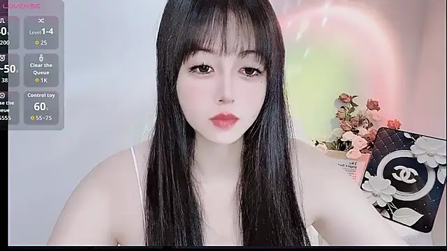 Snapshot of LiLiLily chatting on 20, 10, 2025 LiLiLily online show from 20, 10, 2025