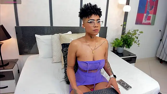 LuciaWallace online show from 8, 1, 2026