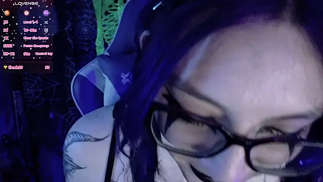 Snapshot of Kimlennox_ chatting on 6, 4, 2026 Kimlennox online show from 6, 4, 2026