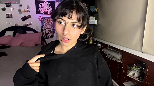 Snapshot of B0nnie_H0ney chatting on 21, 2, 2025 B0nnie H0ney online show from 21, 2, 2025