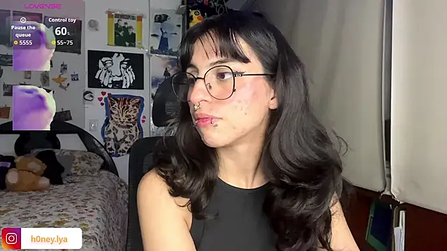 Snapshot of B0nnie_H0ney chatting on 8, 7, 2026 B0nnie H0ney online show from 8, 7, 2026