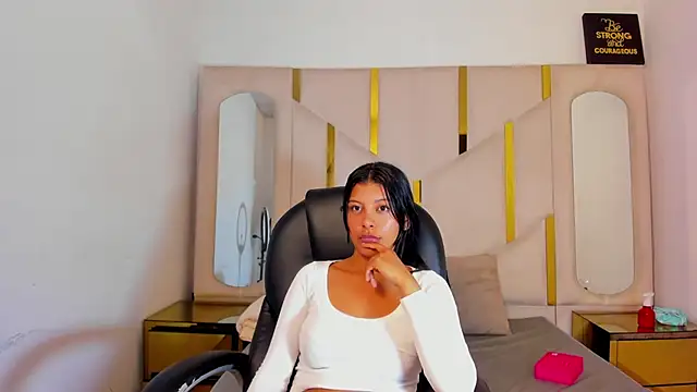 Snapshot of Salmaportman69 chatting on 13, 4, 2026 Salmaportman69 online show from 13, 4, 2026