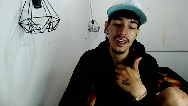 Snapshot of Alejandro_bigdick_x chatting on 17, 1, 2025 Alejandro bigdick x online show from 17, 1, 2025