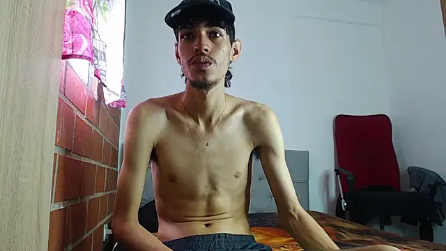 Snapshot of Alejandro_bigdick_x chatting on 28, 1, 2025 Alejandro bigdick x online show from 28, 1, 2025