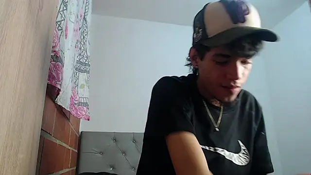 Snapshot of Alejandro_bigdick_x chatting on 8, 2, 2025 Alejandro bigdick x online show from 8, 2, 2025