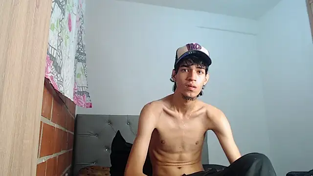 Snapshot of Alejandro_bigdick_x chatting on 8, 2, 2025 Alejandro bigdick x online show from 8, 2, 2025