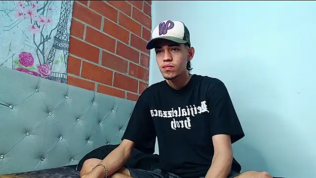 Snapshot of Alejandro_bigdick_x chatting on 17, 2, 2025 Alejandro bigdick x online show from 17, 2, 2025