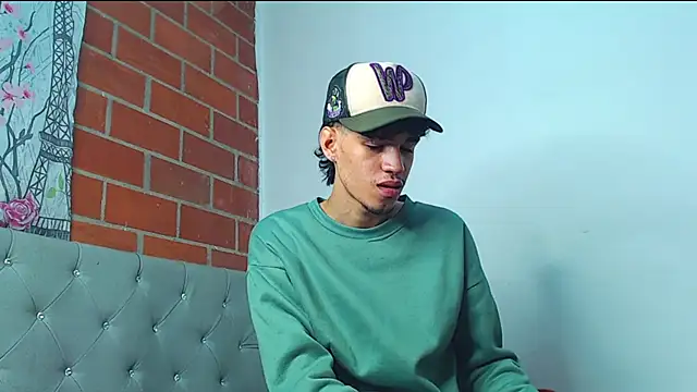 Snapshot of Alejandro_bigdick_x chatting on 18, 2, 2025 Alejandro bigdick x online show from 18, 2, 2025