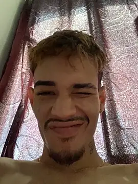 Snapshot of Alejandro_bigdick_x chatting on 21, 9, 2025 Alejandro bigdick x online show from 21, 9, 2025