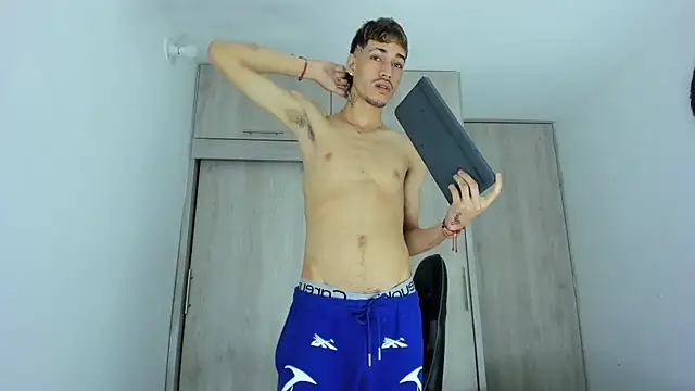 Snapshot of Alejandro_bigdick_x chatting on 29, 9, 2025 Alejandro bigdick x online show from 29, 9, 2025