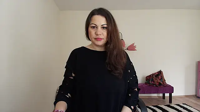 Snapshot of VixenVibesX chatting on 21, 4, 2026 VixenVibesX online show from 21, 4, 2026