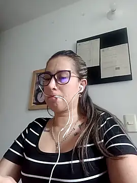Snapshot of CHARLOTTE_1711 chatting on 21, 1, 2025 CHARLOTTE 1711 online show from 21, 1, 2025