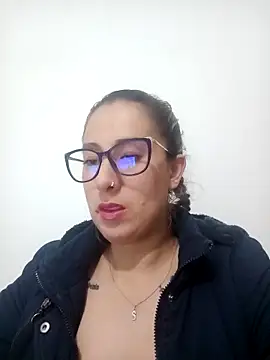 Snapshot of CHARLOTTE_1711 chatting on 15, 2, 2025 CHARLOTTE 1711 online show from 15, 2, 2025