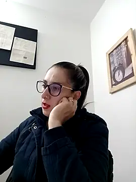 Snapshot of CHARLOTTE_1711 chatting on 4, 3, 2025 CHARLOTTE 1711 online show from 4, 3, 2025