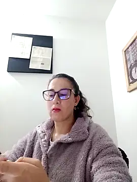 Snapshot of CHARLOTTE_1711 chatting on 10, 3, 2025 CHARLOTTE 1711 online show from 10, 3, 2025