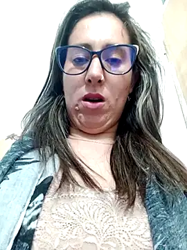 Snapshot of CHARLOTTE_1711 chatting on 13, 3, 2025 CHARLOTTE 1711 online show from 13, 3, 2025