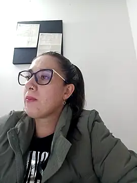 Snapshot of CHARLOTTE_1711 chatting on 17, 3, 2025 CHARLOTTE 1711 online show from 17, 3, 2025
