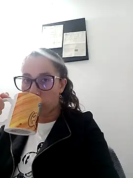 Snapshot of CHARLOTTE_1711 chatting on 20, 3, 2025 CHARLOTTE 1711 online show from 20, 3, 2025