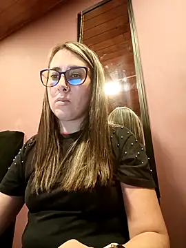 Snapshot of CHARLOTTE_1711 chatting on 9, 4, 2026 CHARLOTTE 1711 online show from 9, 4, 2026