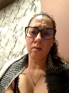 Snapshot of CHARLOTTE_1711 chatting on 7, 6, 2026 CHARLOTTE 1711 online show from 7, 6, 2026