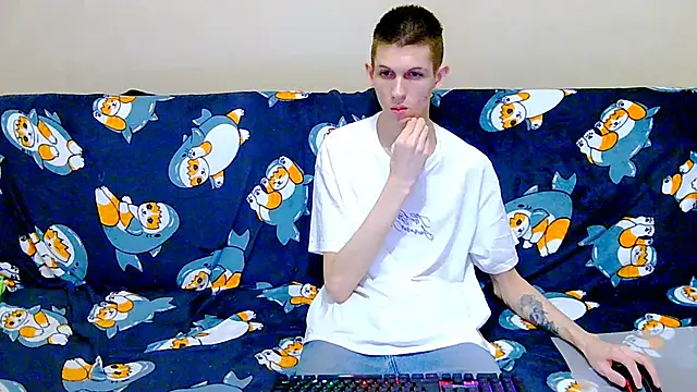 Snapshot of Lester_Broo chatting on 26, 11, 2025 Lester Broo online show from 26, 11, 2025