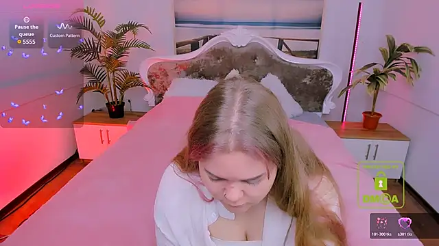 Snapshot of Erica__Alta chatting on 29, 10, 2025 Erica Alta online show from 29, 10, 2025