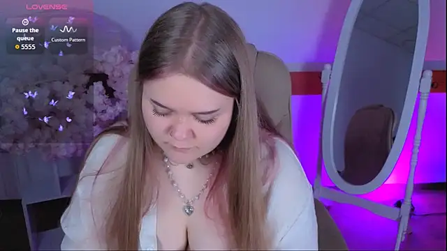 Snapshot of Erica__Alta chatting on 10, 11, 2025 Erica Alta online show from 10, 11, 2025