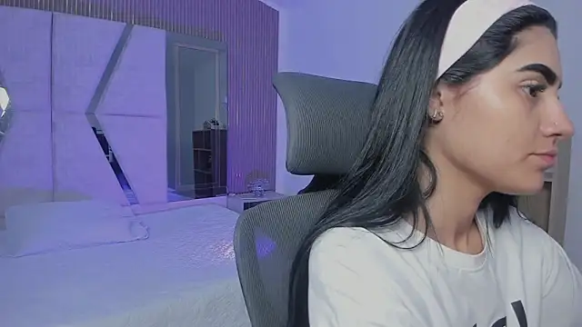 BellaaStorm online show from 2, 10, 2025