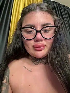 Snapshot of ShadowSweety chatting on 8, 7, 2026 ShadowSweety online show from 8, 7, 2026