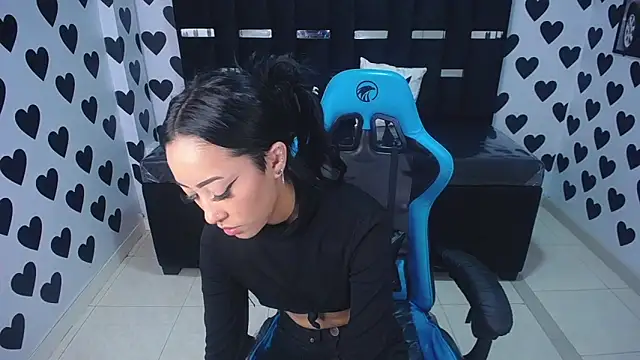 victoria ricci a online show from 6, 2, 2025