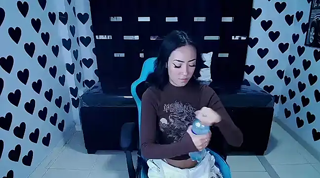 victoria ricci a online show from 18, 2, 2025