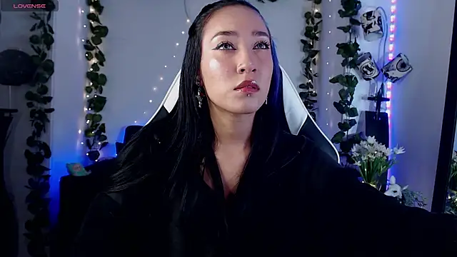 victoria ricci a online show from 7, 10, 2025