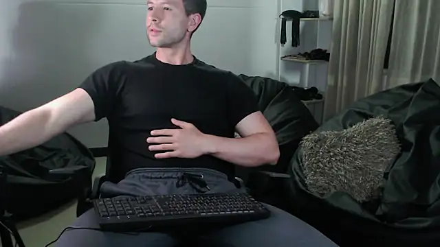 hairyncuteass online show from 26, 1, 2025