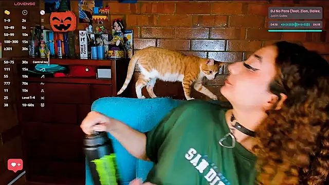 Annycolin  online show from 4, 11, 2025