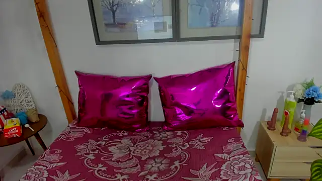 Snapshot of HornyRouse_ chatting on 8, 9, 2025 HornyRouse online show from 8, 9, 2025