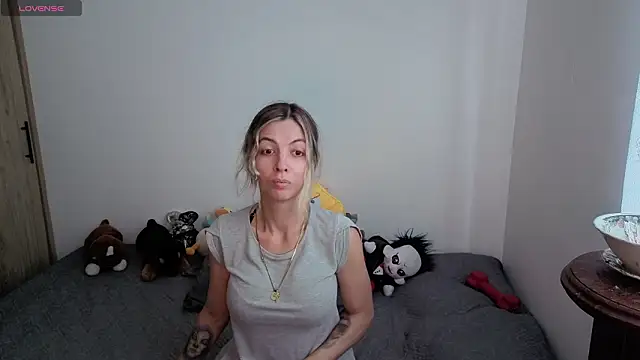 Princezzlove3 online show from 9, 2, 2026