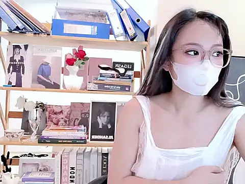 Snapshot of Lush-Office chatting on 12, 4, 2026 Lush-Office online show from 12, 4, 2026