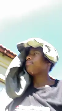 Snapshot of snotLoud chatting on 25, 2, 2026 snotLoud online show from 25, 2, 2026