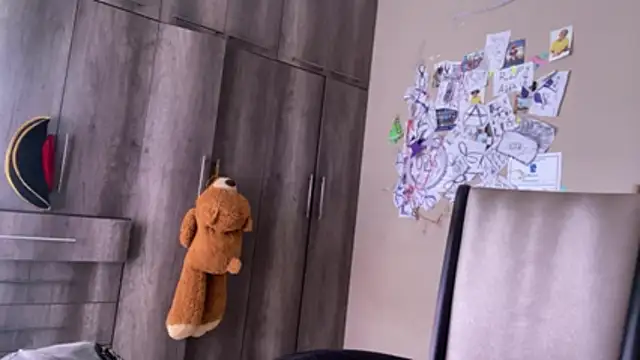 Snapshot of snotLoud chatting on 22, 4, 2026 snotLoud online show from 22, 4, 2026