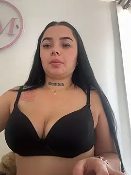 Natashawool1 online show from 1, 12, 2025