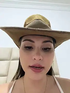 Aitana Hilton  online show from 8, 2, 2025