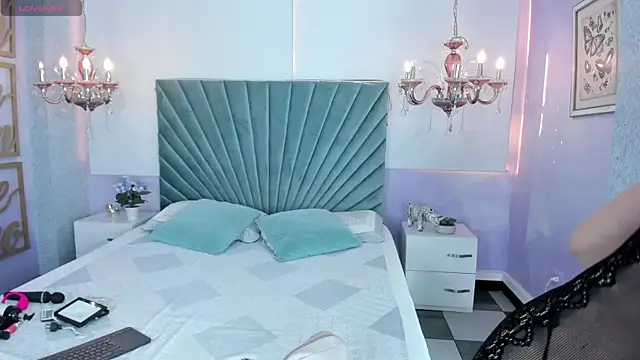 Aitana Hilton  online show from 16, 9, 2025