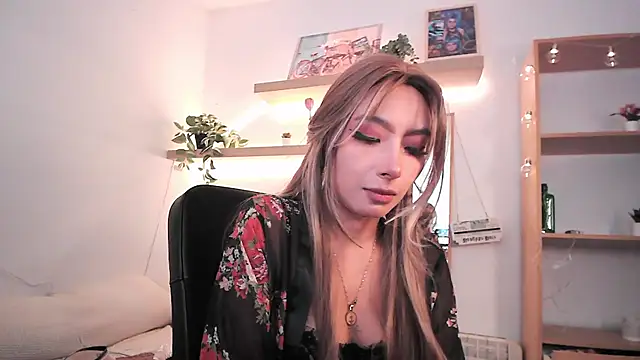 Snapshot of SabrinaSpell_ chatting on 8, 4, 2026 SabrinaSpell online show from 8, 4, 2026