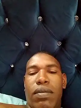 Snapshot of Elnegro28 chatting on 18, 10, 2025 Elnegro28 online show from 18, 10, 2025